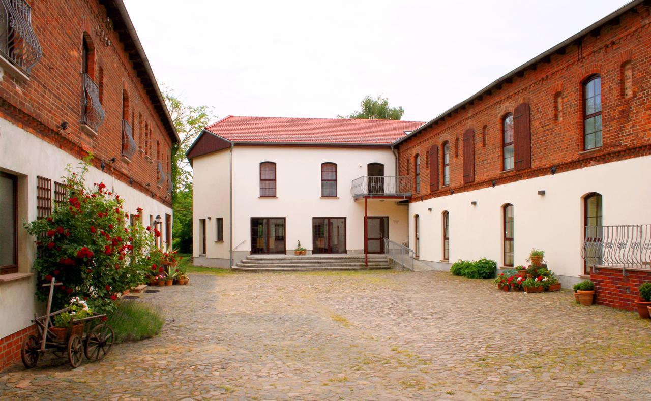 Landhaus Heinrichshof Hotel Jüterbog Екстериор снимка